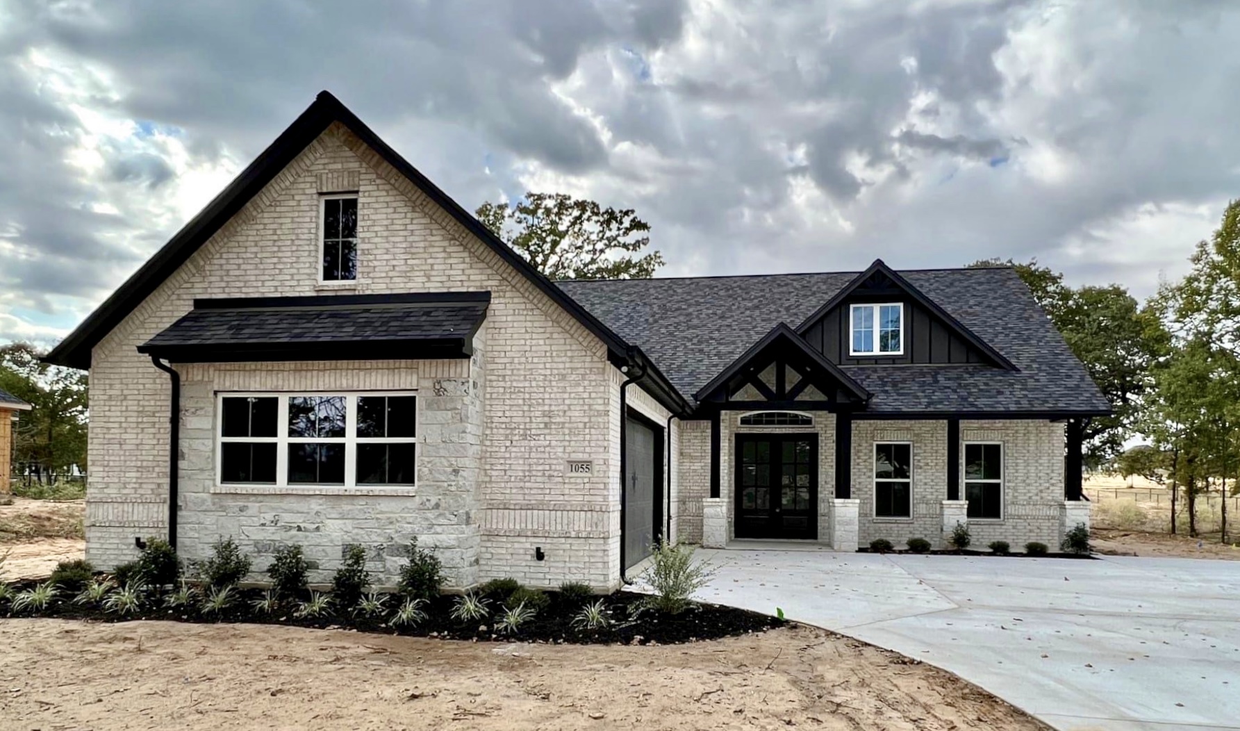 DFW Roofing Company Home - Deluxe Roofing & Construction